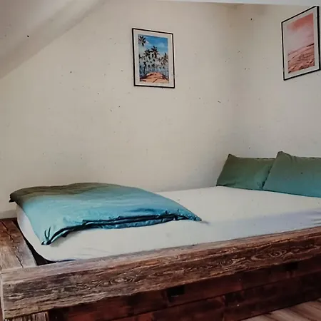 شقة Zentrales Mit 3 En-suite Schlafzimmern Und Parkplatz In Frankfurt *